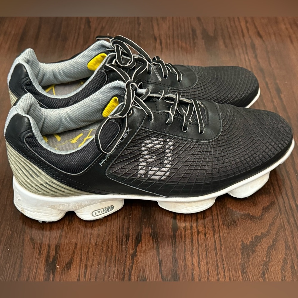 Men’s Golf Cleats - FootJoy - size 10.5W